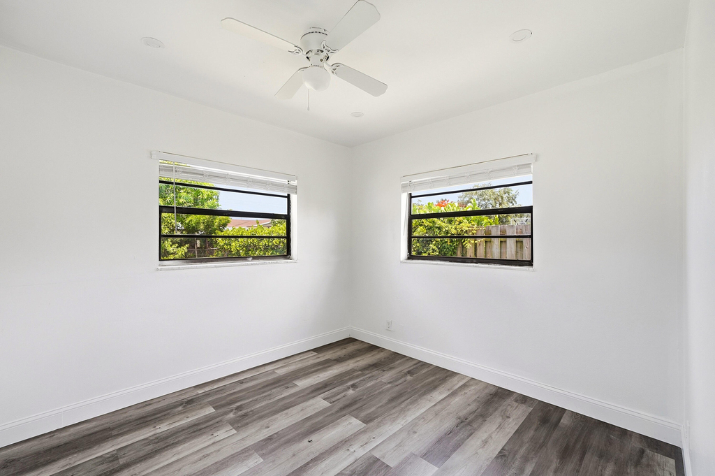 1060 Sw 5th Terrace - Photo 14