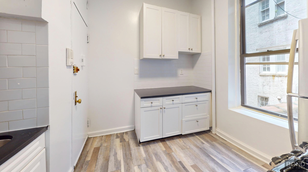 324 East 91st Street - Photo 3