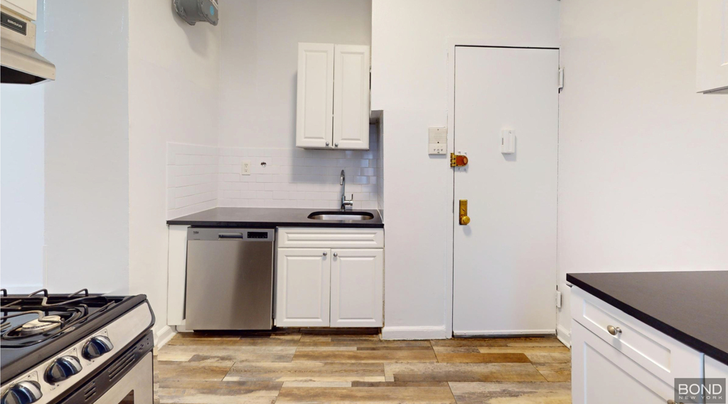 324 East 91st Street - Photo 2