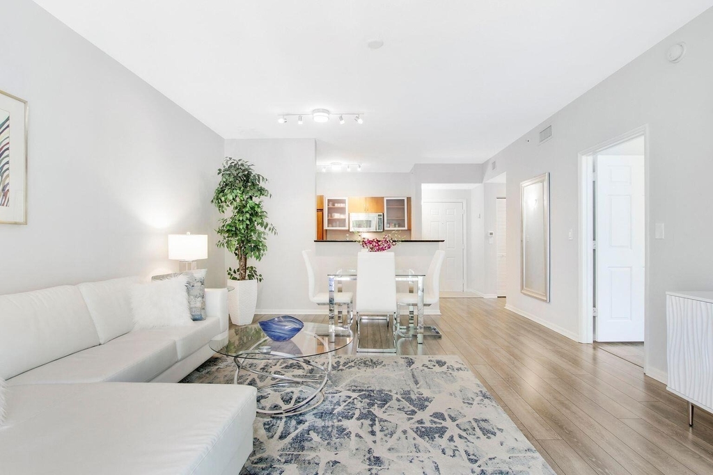 802 W Windward Way - Photo 3