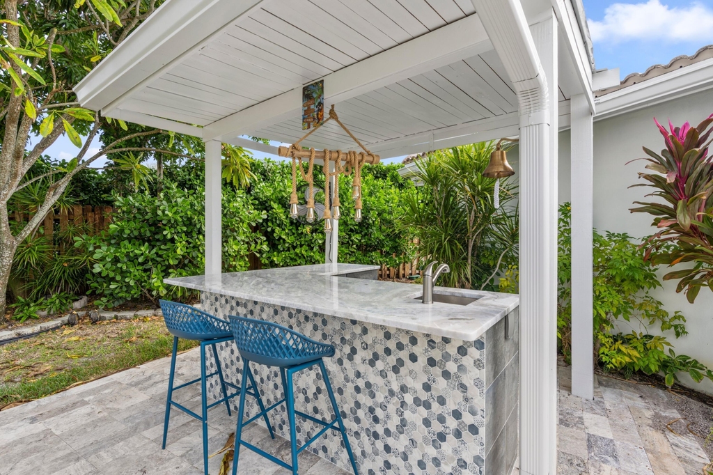 391 Se 7th Avenue - Photo 8