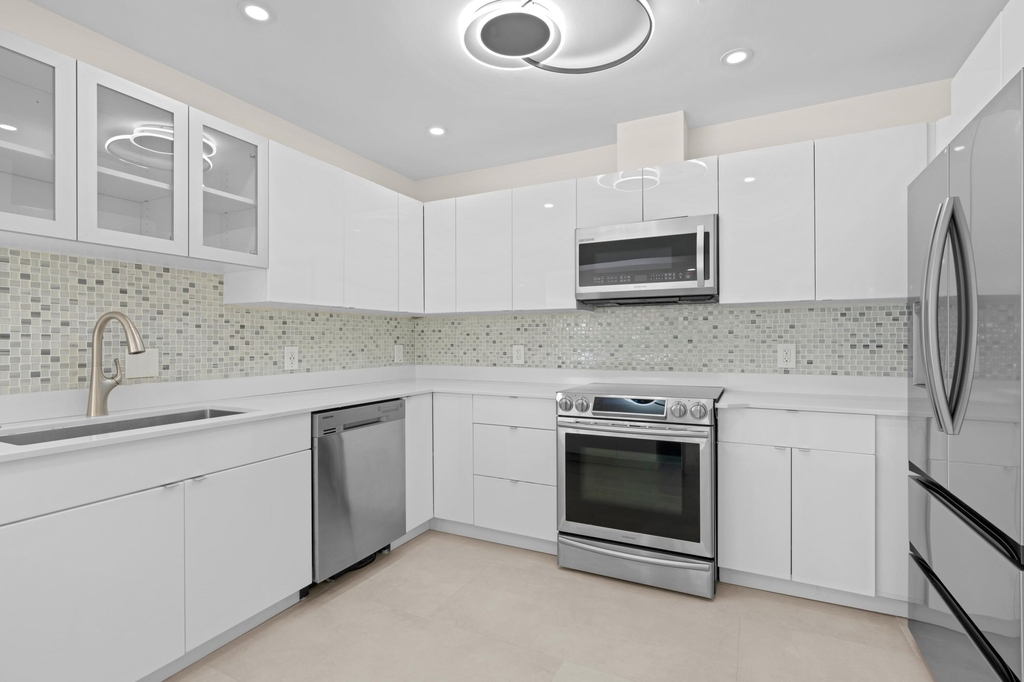 391 Se 7th Avenue - Photo 19