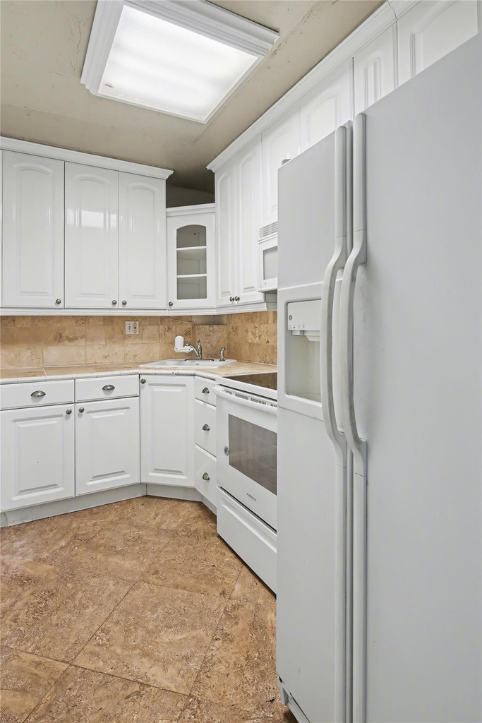 3000 Riomar Street - Photo 9