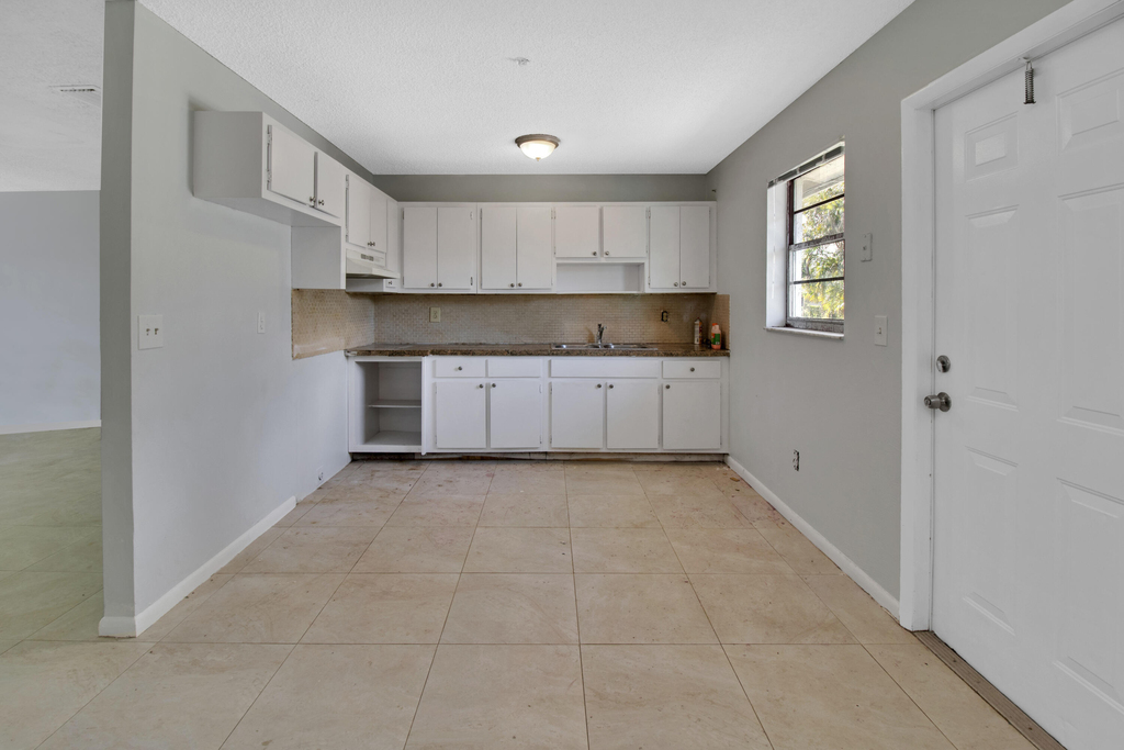 3040 Martin Avenue - Photo 17