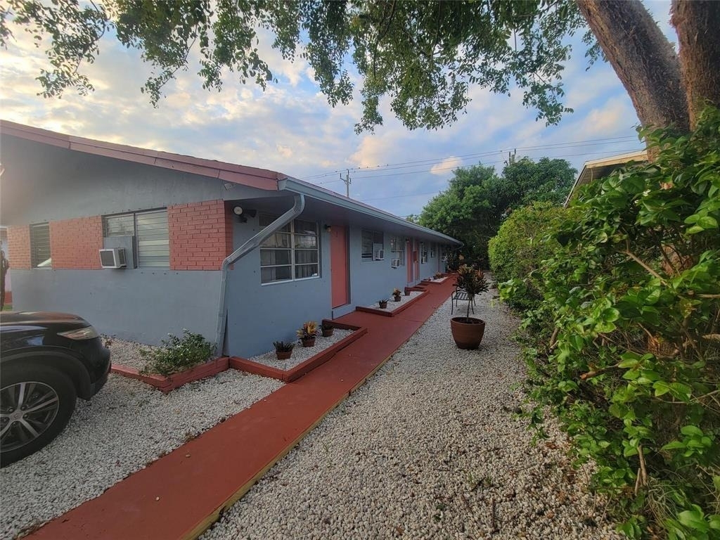 6233 Dawson Street - Photo 1