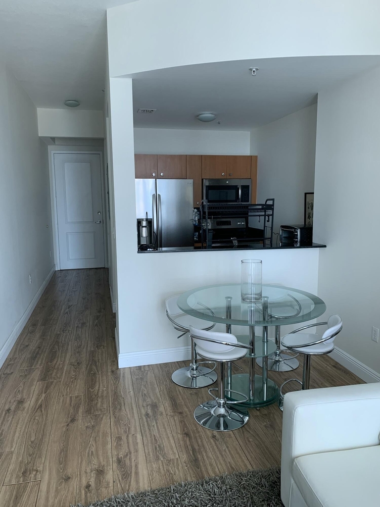 2200 Ne 4th Avenue - Photo 2
