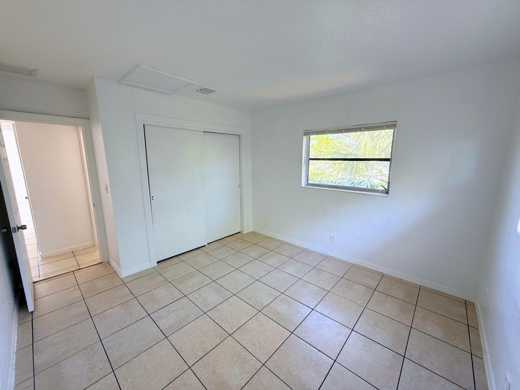 432 Nw 42nd Street - Photo 10