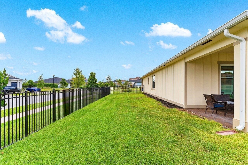 962 Castaway Court - Photo 30
