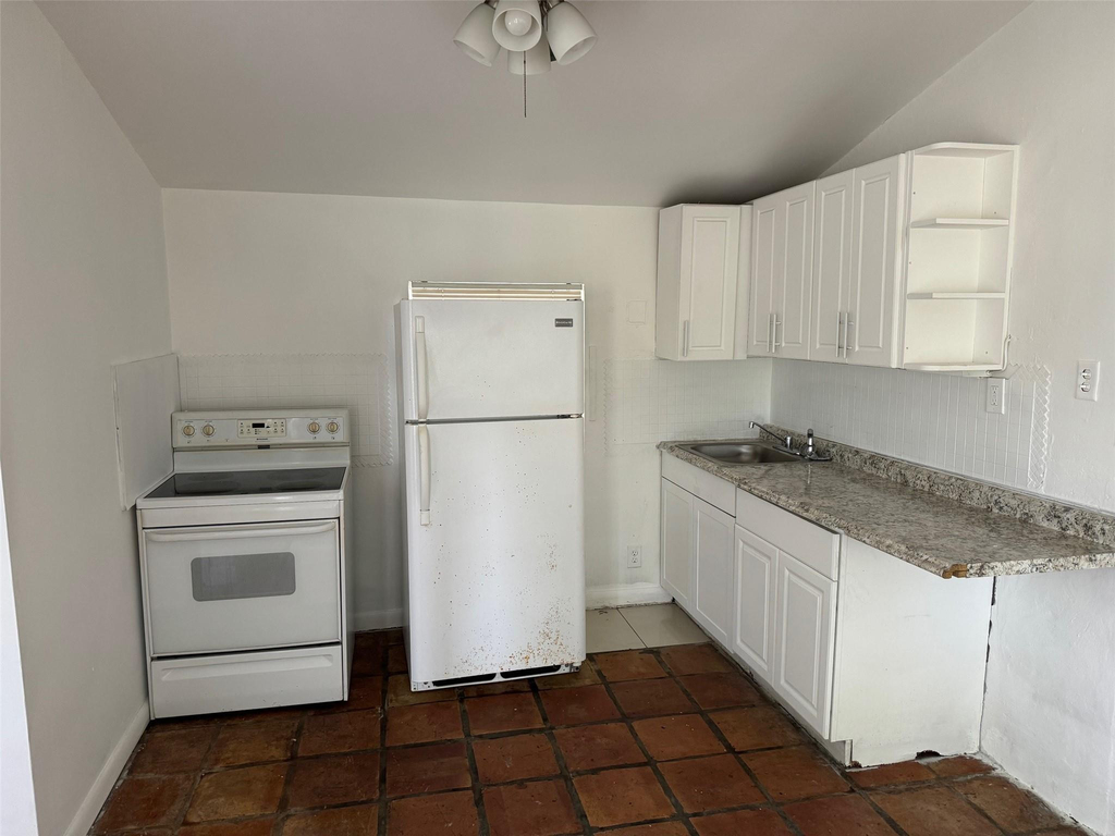 8261 Nw 1st Place - Photo 6
