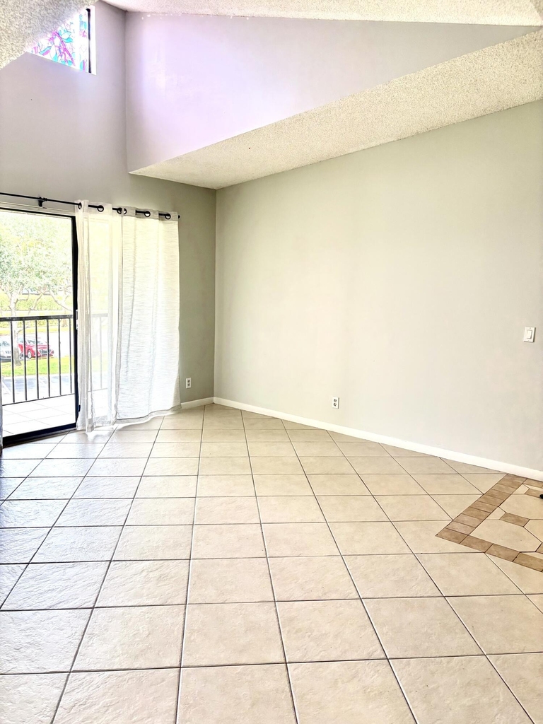 201 Foxtail Drive - Photo 2
