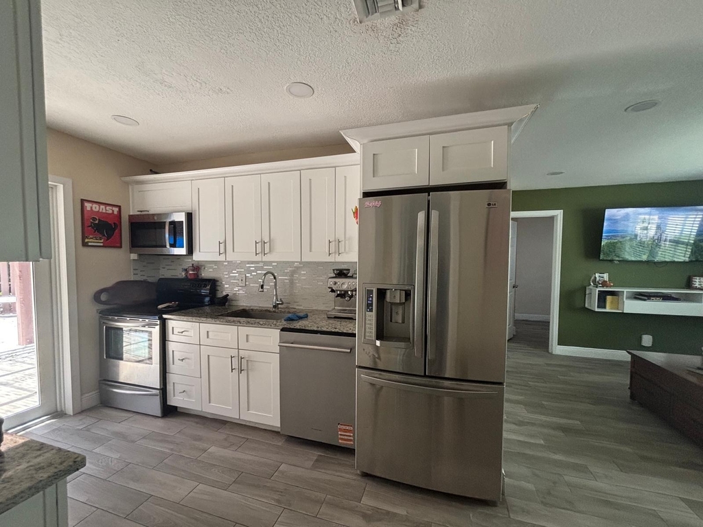 2480 Ne 13th Terrace - Photo 8
