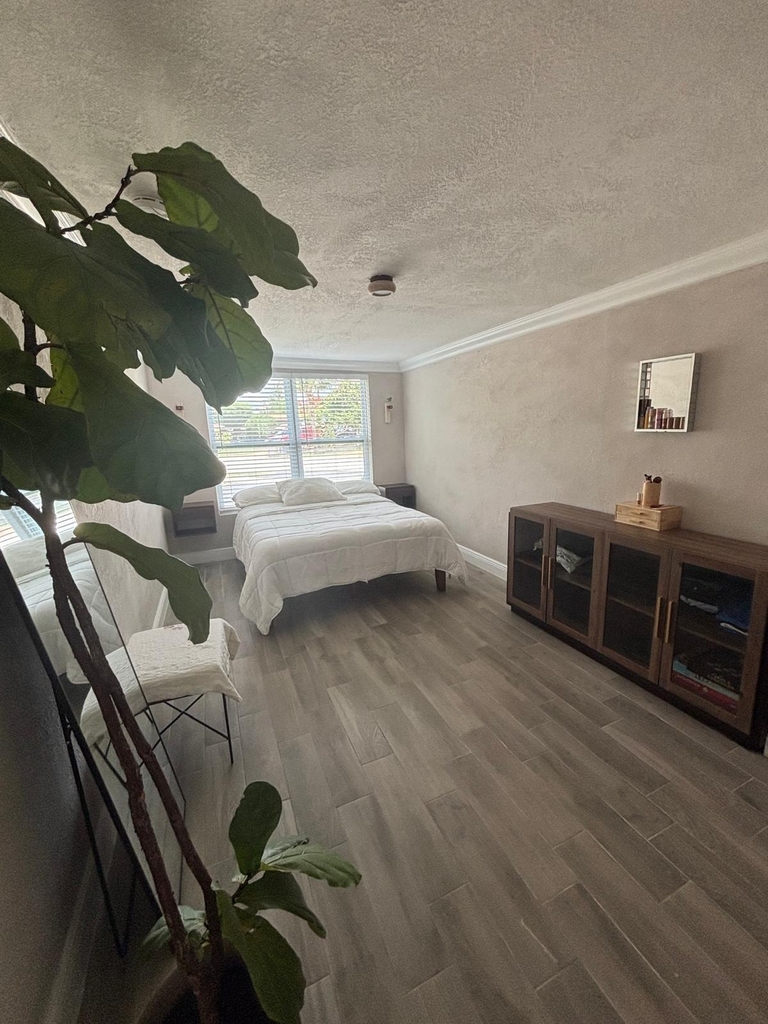 2480 Ne 13th Terrace - Photo 29
