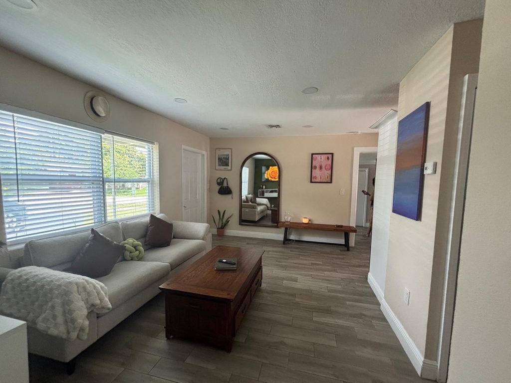 2480 Ne 13th Terrace - Photo 18