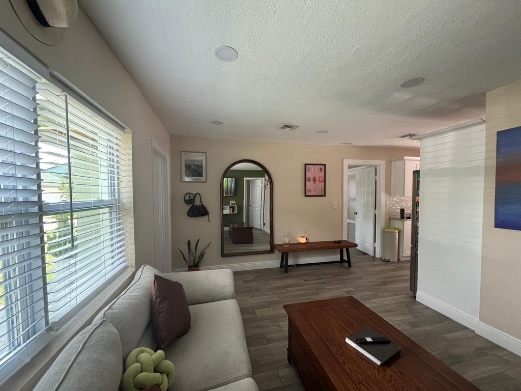 2480 Ne 13th Terrace - Photo 13