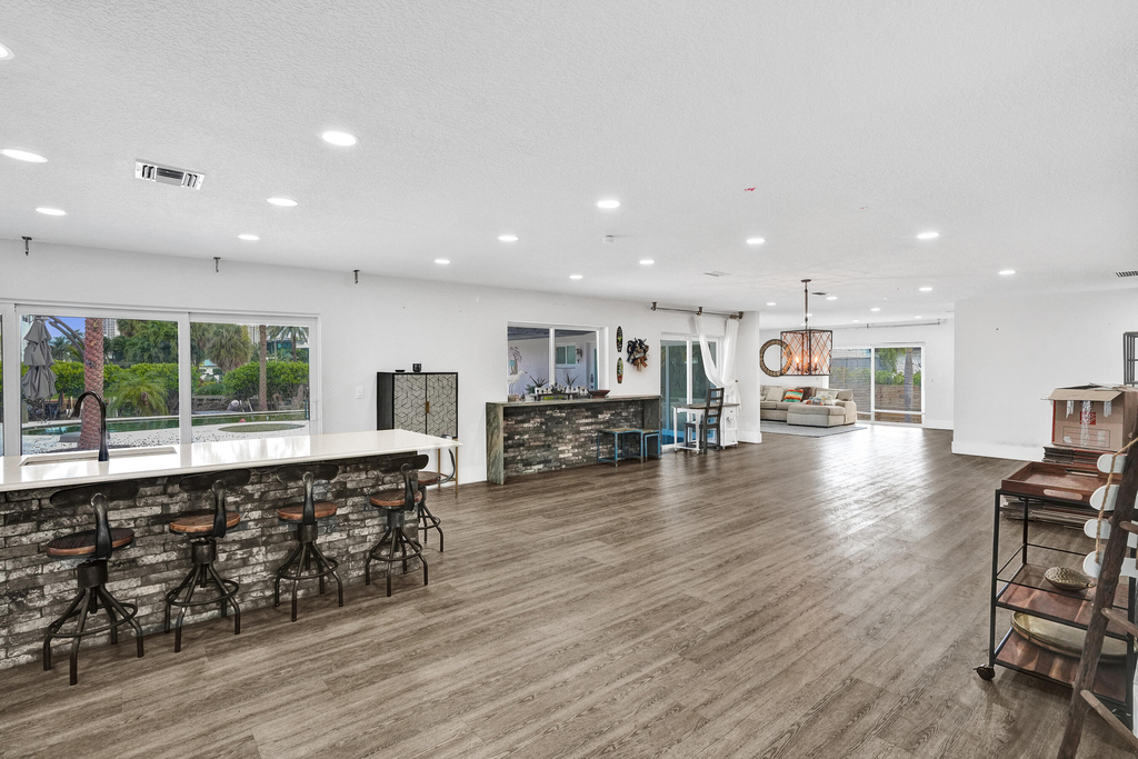 343 Layne Boulevard - Photo 2