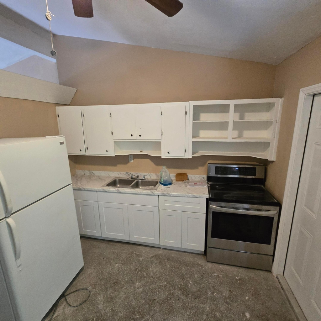 830 Sw 14th Street - Photo 1