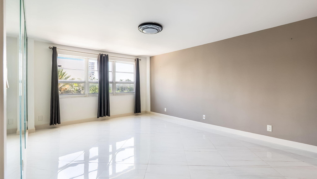 133 N Pompano Beach Boulevard - Photo 15