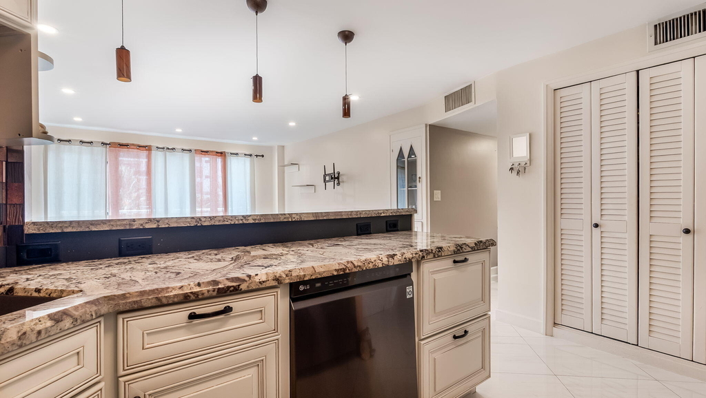 133 N Pompano Beach Boulevard - Photo 4