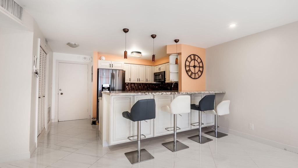 133 N Pompano Beach Boulevard - Photo 6