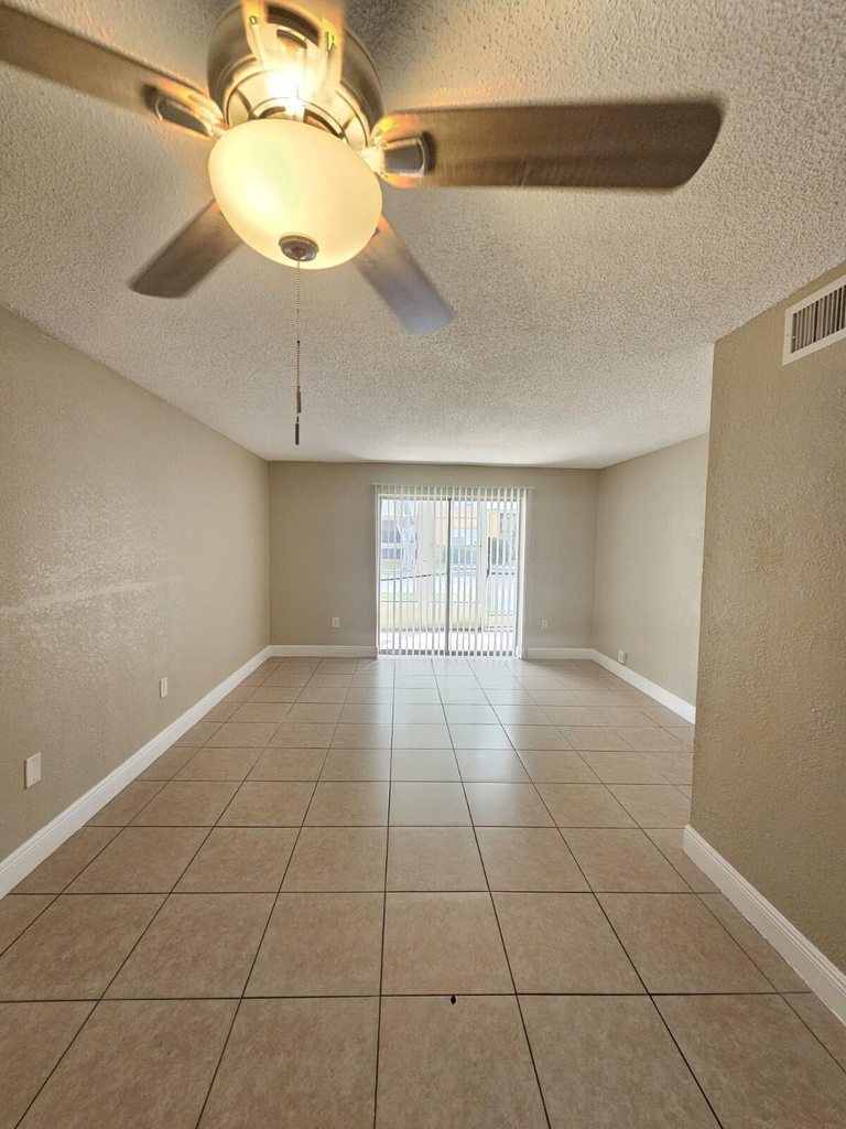 4324 Nw 9th Avenue - Photo 0