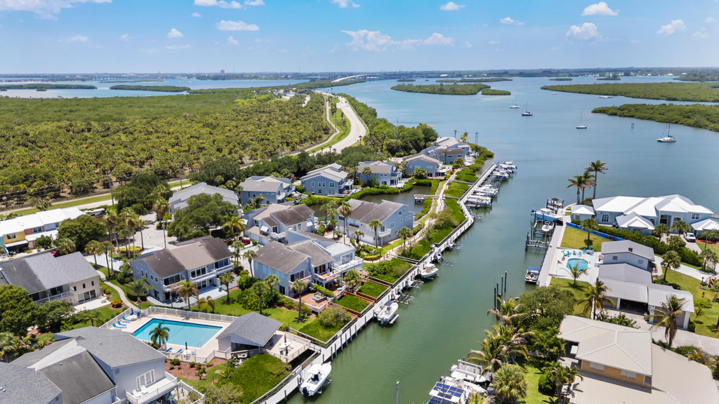 2488 Harbour Cove Drive - Photo 3