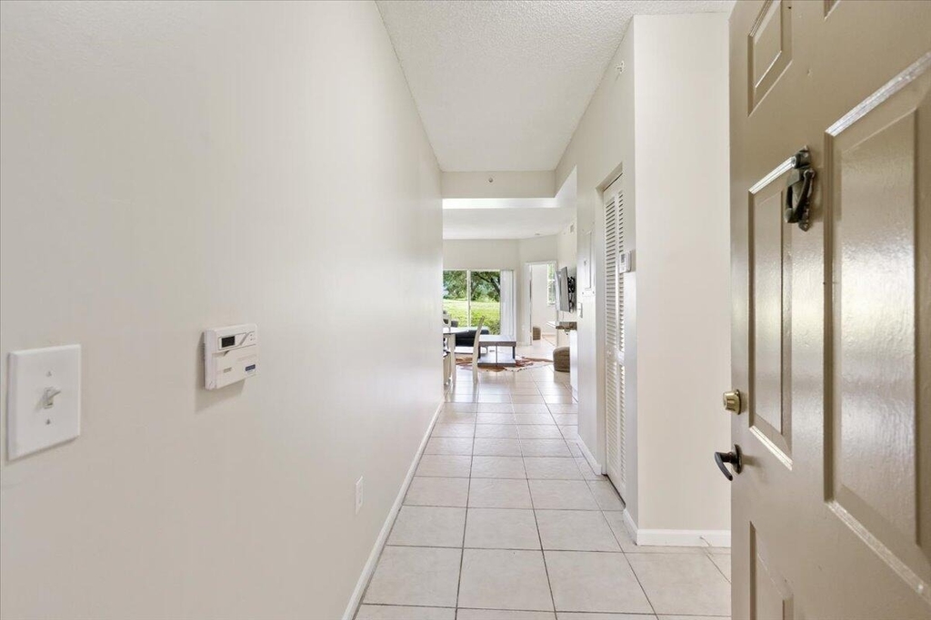 2060 Greenview Shores Boulevard - Photo 3