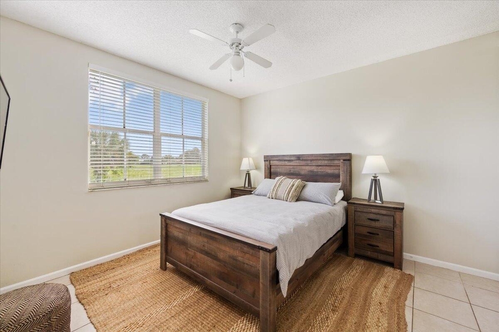 2060 Greenview Shores Boulevard - Photo 13