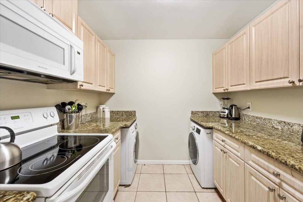 2060 Greenview Shores Boulevard - Photo 10