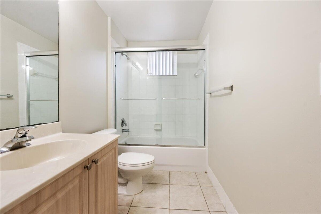 2060 Greenview Shores Boulevard - Photo 19