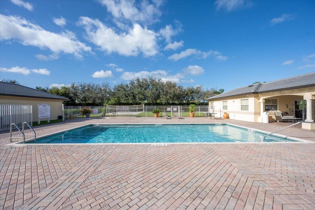2060 Greenview Shores Boulevard - Photo 23