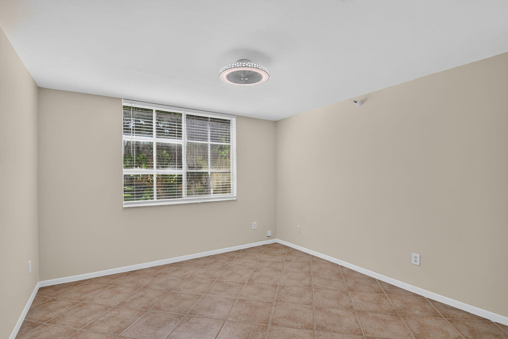 107 Yacht Club Way - Photo 18