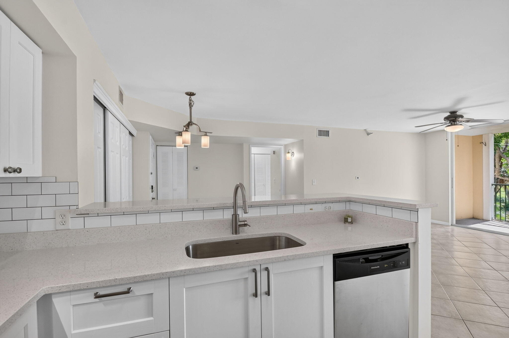 107 Yacht Club Way - Photo 6