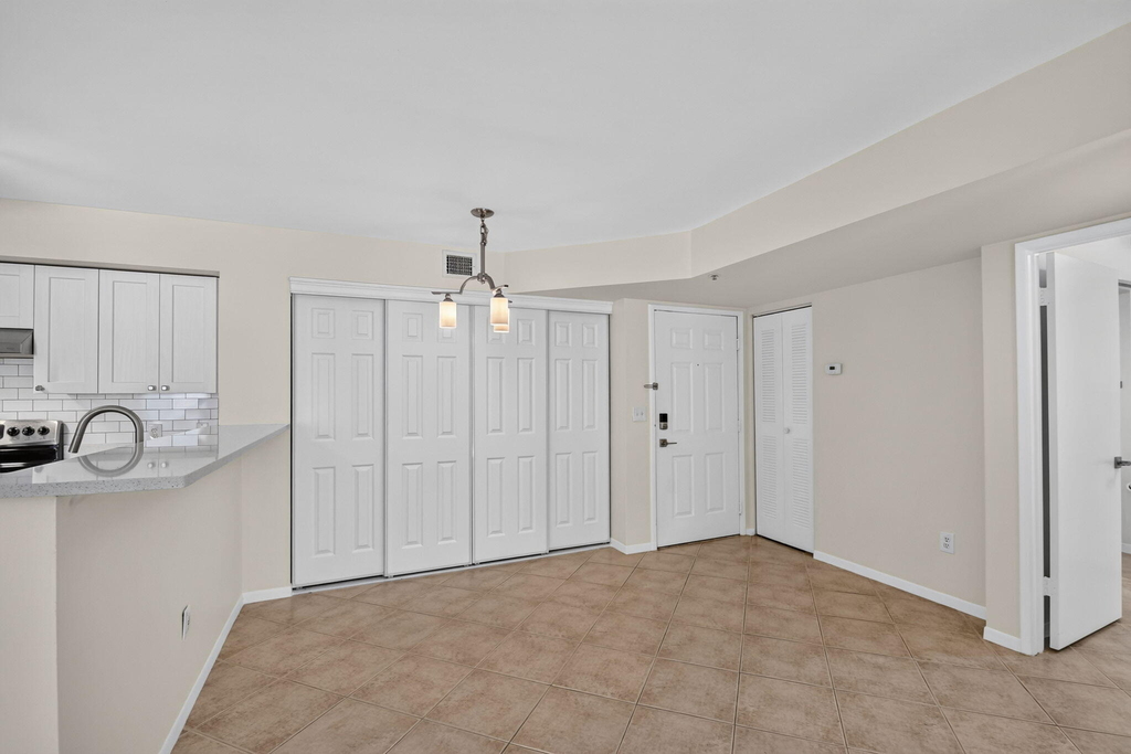 107 Yacht Club Way - Photo 3