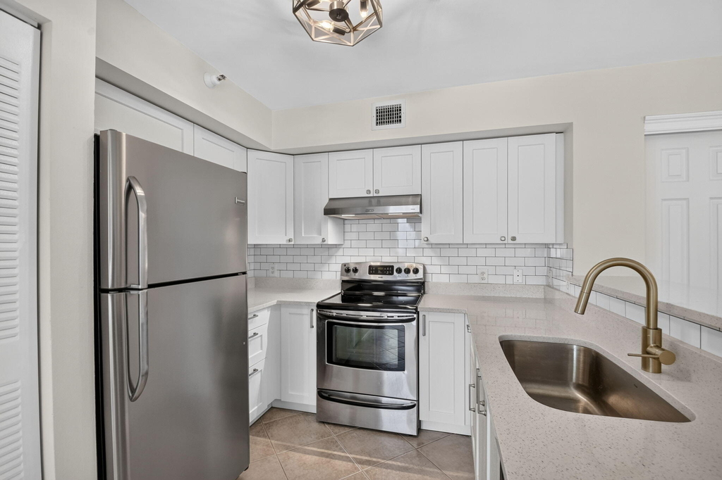 107 Yacht Club Way - Photo 4