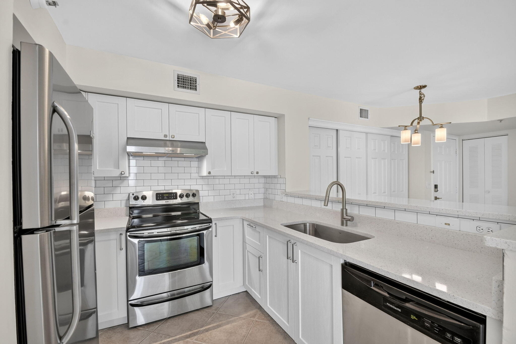 107 Yacht Club Way - Photo 5