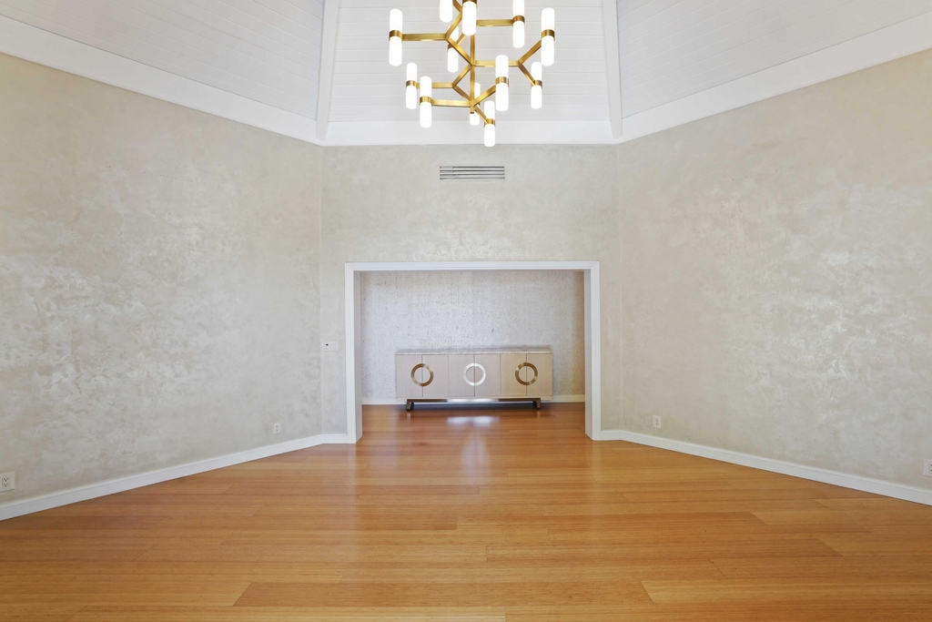 2204 Notre Dame Drive - Photo 8