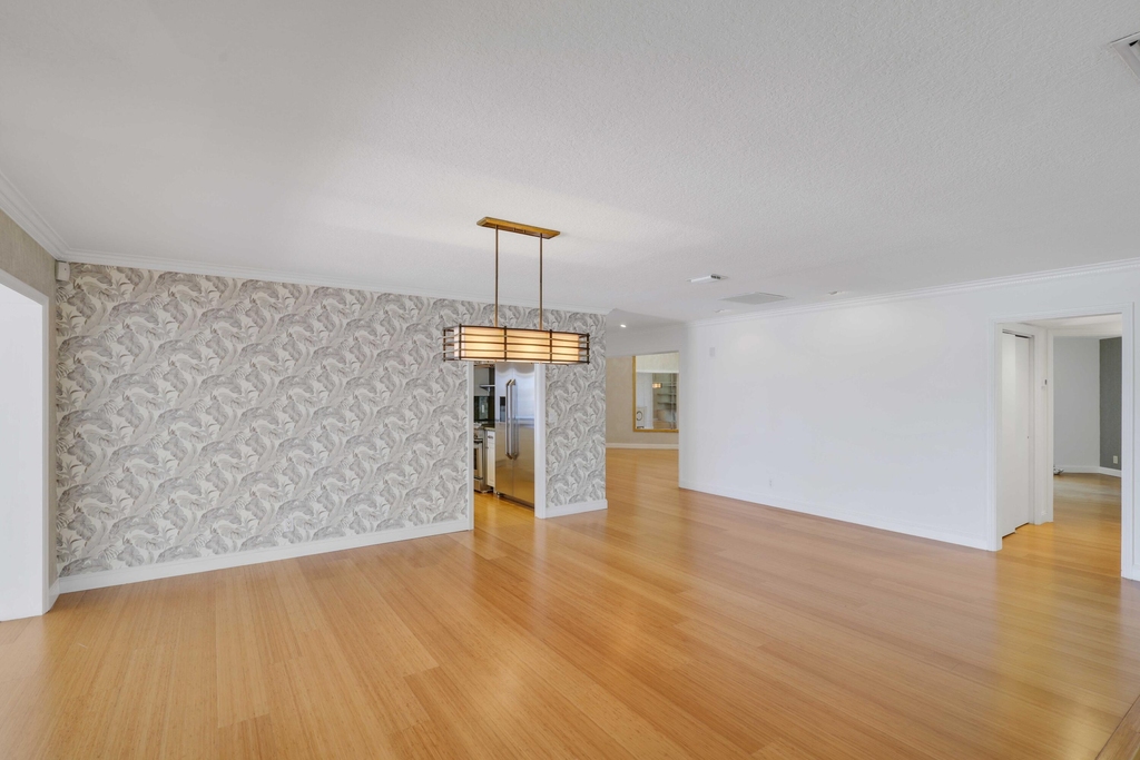 2204 Notre Dame Drive - Photo 9