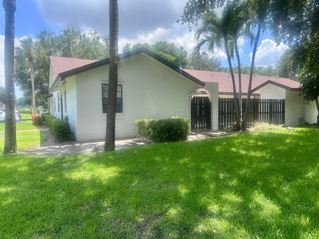 23343 Sw 54th Way - Photo 1