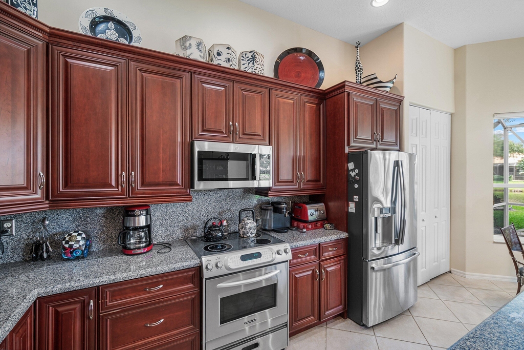 12196 Landrum Way - Photo 7