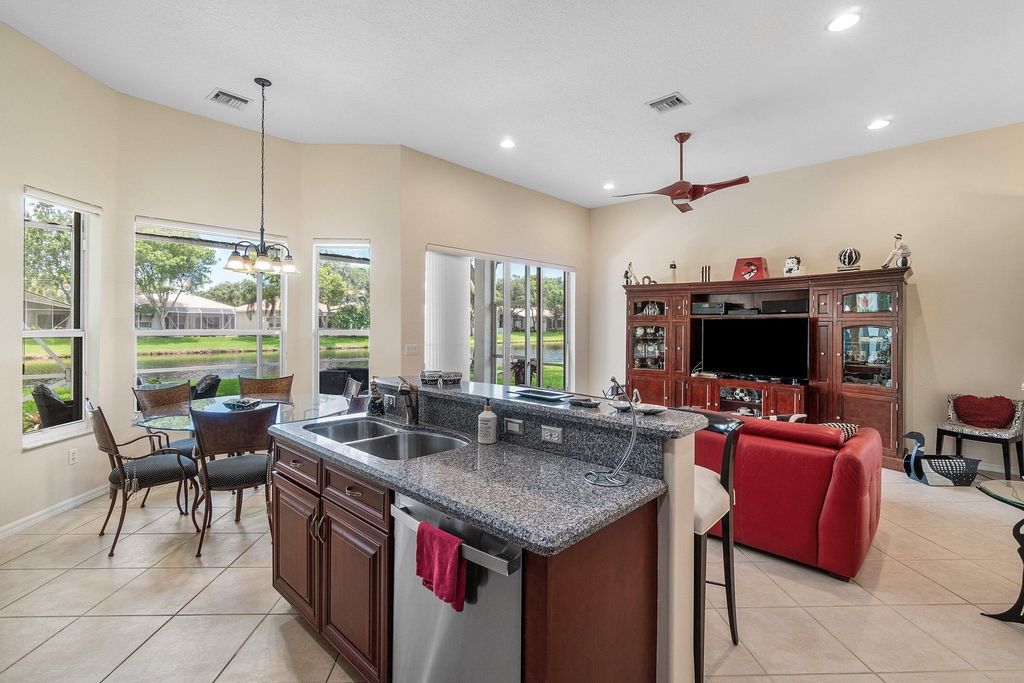 12196 Landrum Way - Photo 3