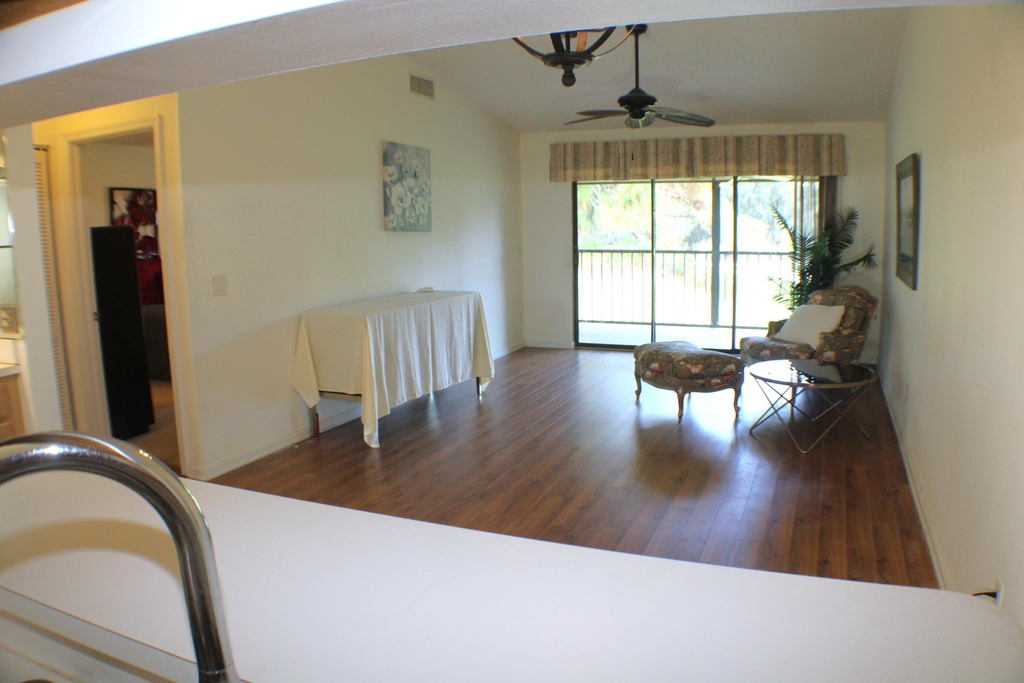 1082 Keystone Drive - Photo 5