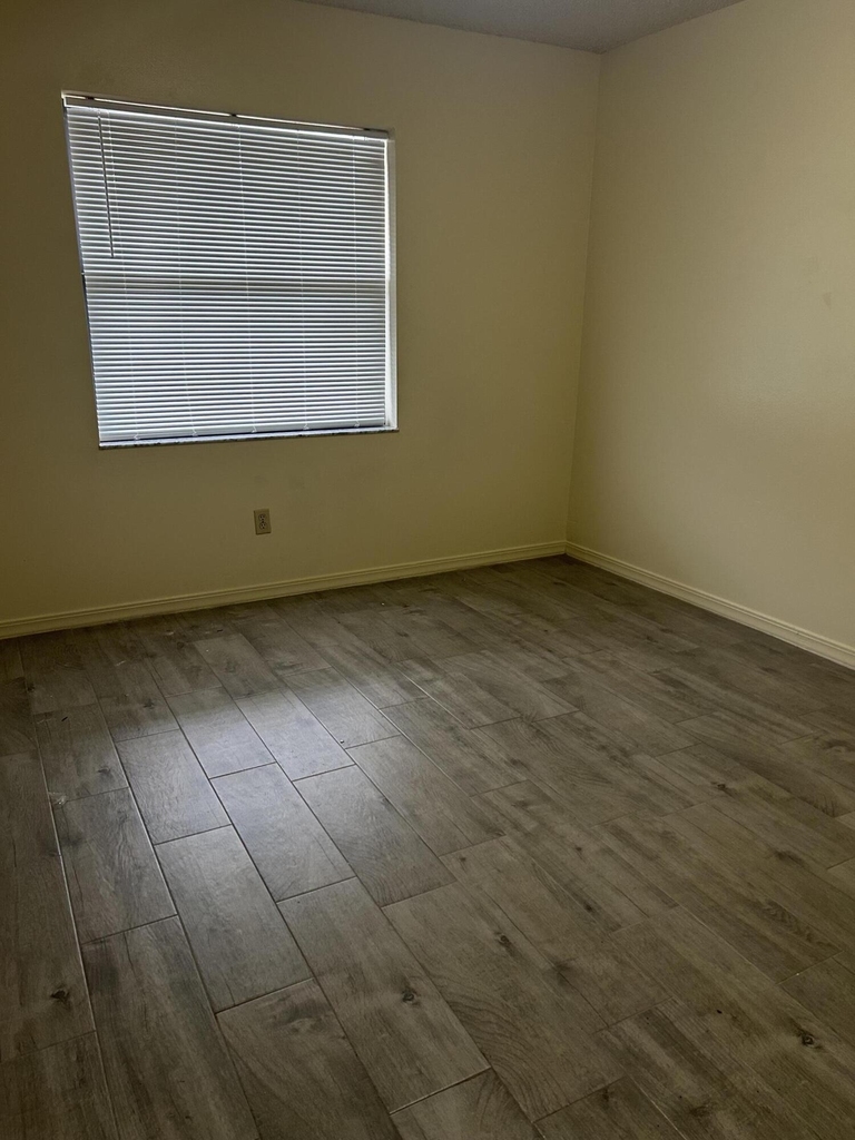 617 Ixoria Avenue - Photo 2