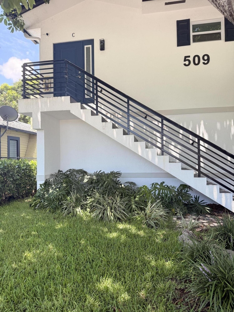 509 N H Street - Photo 0