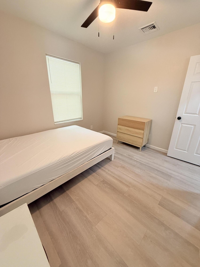 509 N H Street - Photo 10