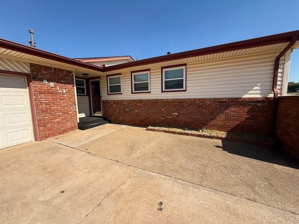 5813 Nw 66th Street - Photo 1