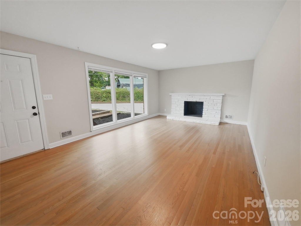 765 8th Avenue Drive Se - Photo 2