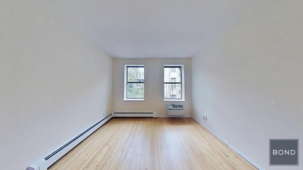 365 West 52nd Street - Photo 2