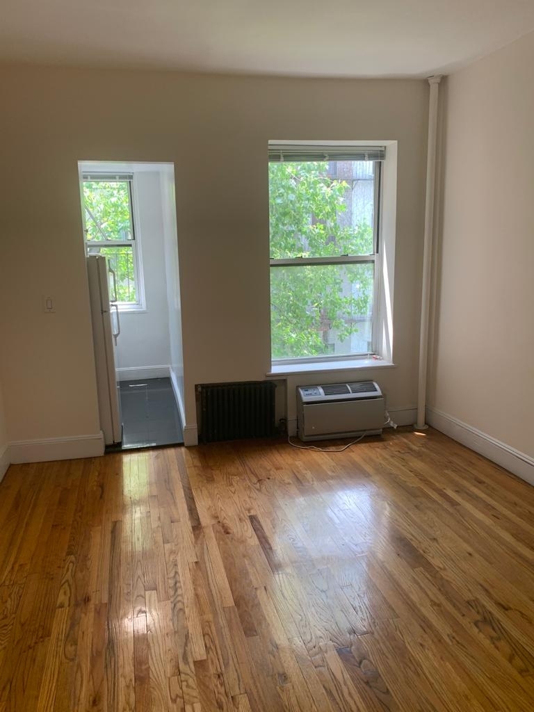 East 81st Street - Photo 2