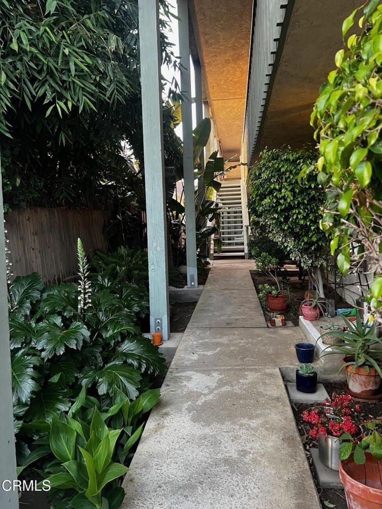 1132 E Meta Street - Photo 2