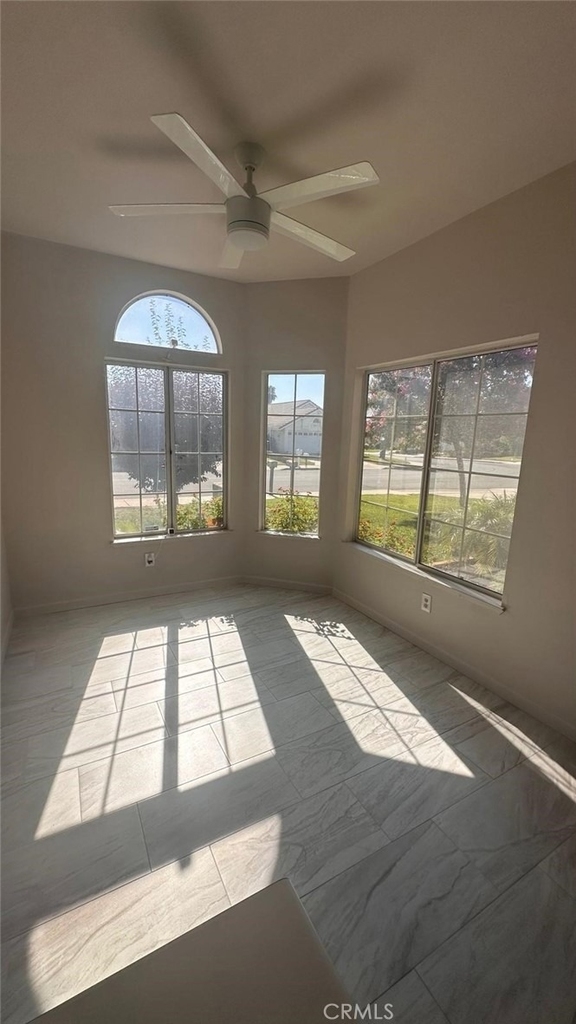 27364 Family Circle - Photo 2